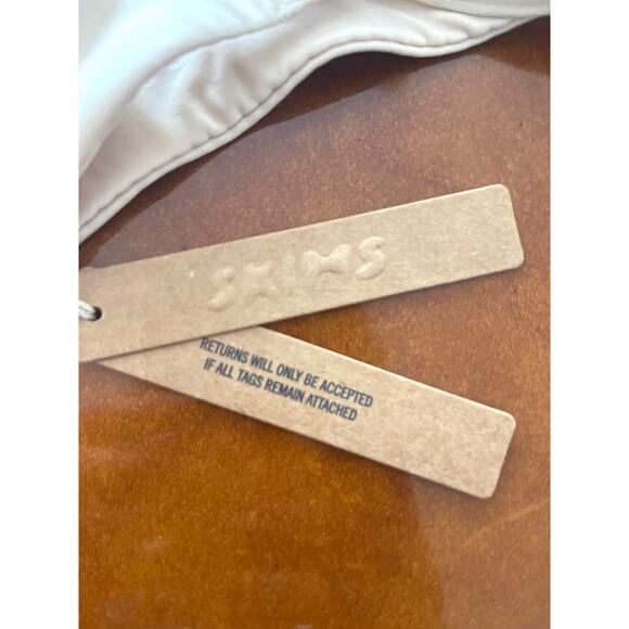 New Skims Fits Everybody T-shirt Bra 36A Sand - Picture 6 of 6